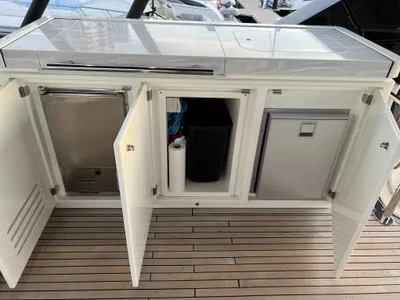Pre-Owned 2020 Monte carlo yachts MCY 70 for Sale | Vancouver, BC | M&P Yacht Centre | 671c41a6e0487651320fbc50