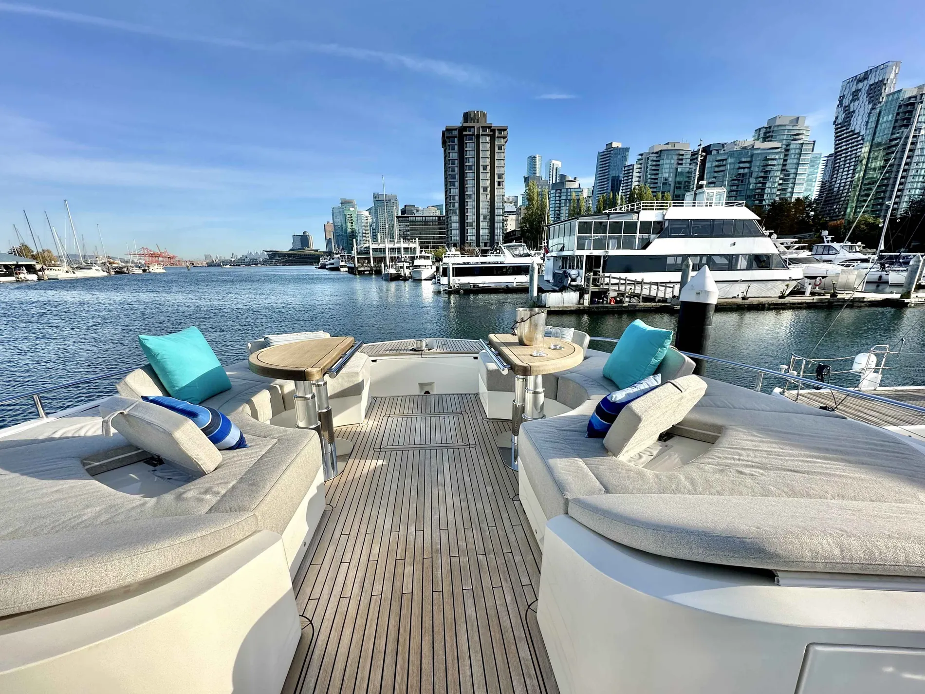 Pre-Owned 2020 Monte carlo yachts MCY 70 for Sale | Vancouver, BC | M&P Yacht Centre | 671c41a6e0487651320fbc50