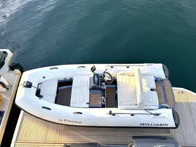 Pre-Owned 2020 Monte carlo yachts MCY 70 for Sale | Vancouver, BC | M&P Yacht Centre | 671c41a6e0487651320fbc50