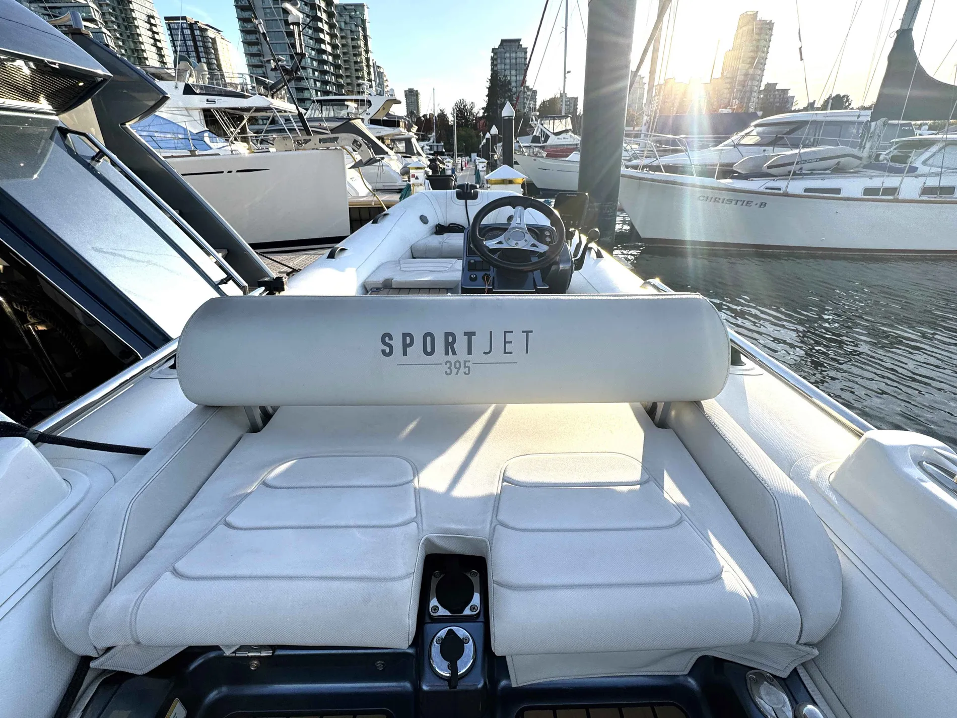 Pre-Owned 2020 Monte carlo yachts MCY 70 for Sale | Vancouver, BC | M&P Yacht Centre | 671c41a6e0487651320fbc50