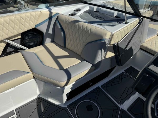 2025 Tige 22RZX-11