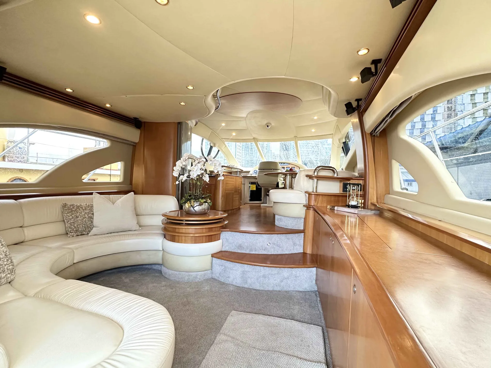 Pre-Owned 2011 Azimut 55E for Sale | Vancouver, BC | M&P Yacht Centre | 67568c362d1d176a550650bf