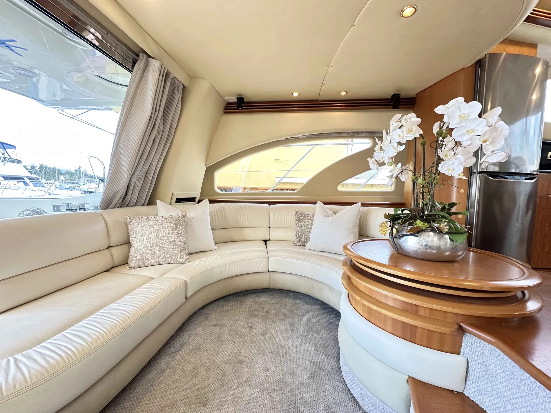 Pre-Owned 2011 Azimut 55E for Sale | Vancouver, BC | M&P Yacht Centre | 67568c362d1d176a550650bf
