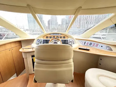 Pre-Owned 2011 Azimut 55E for Sale | Vancouver, BC | M&P Yacht Centre | 67568c362d1d176a550650bf