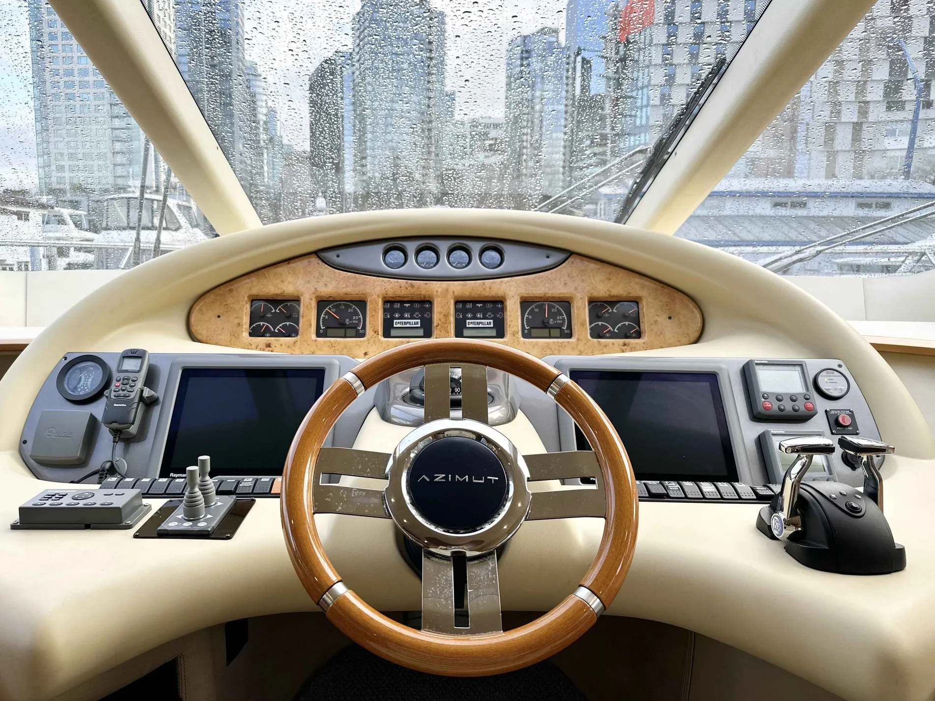 Pre-Owned 2011 Azimut 55E for Sale | Vancouver, BC | M&P Yacht Centre | 67568c362d1d176a550650bf