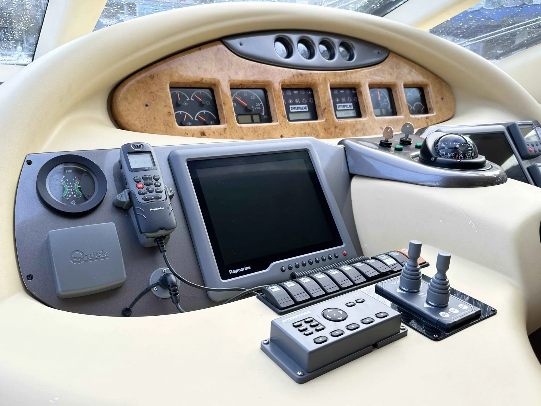 Pre-Owned 2011 Azimut 55E for Sale | Vancouver, BC | M&P Yacht Centre | 67568c362d1d176a550650bf