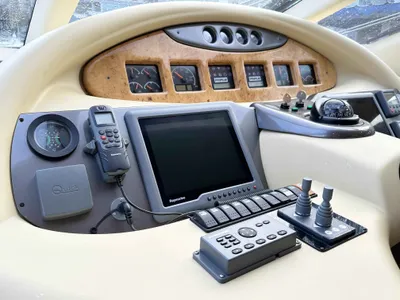 Pre-Owned 2011 Azimut 55E for Sale | Vancouver, BC | M&P Yacht Centre | 67568c362d1d176a550650bf