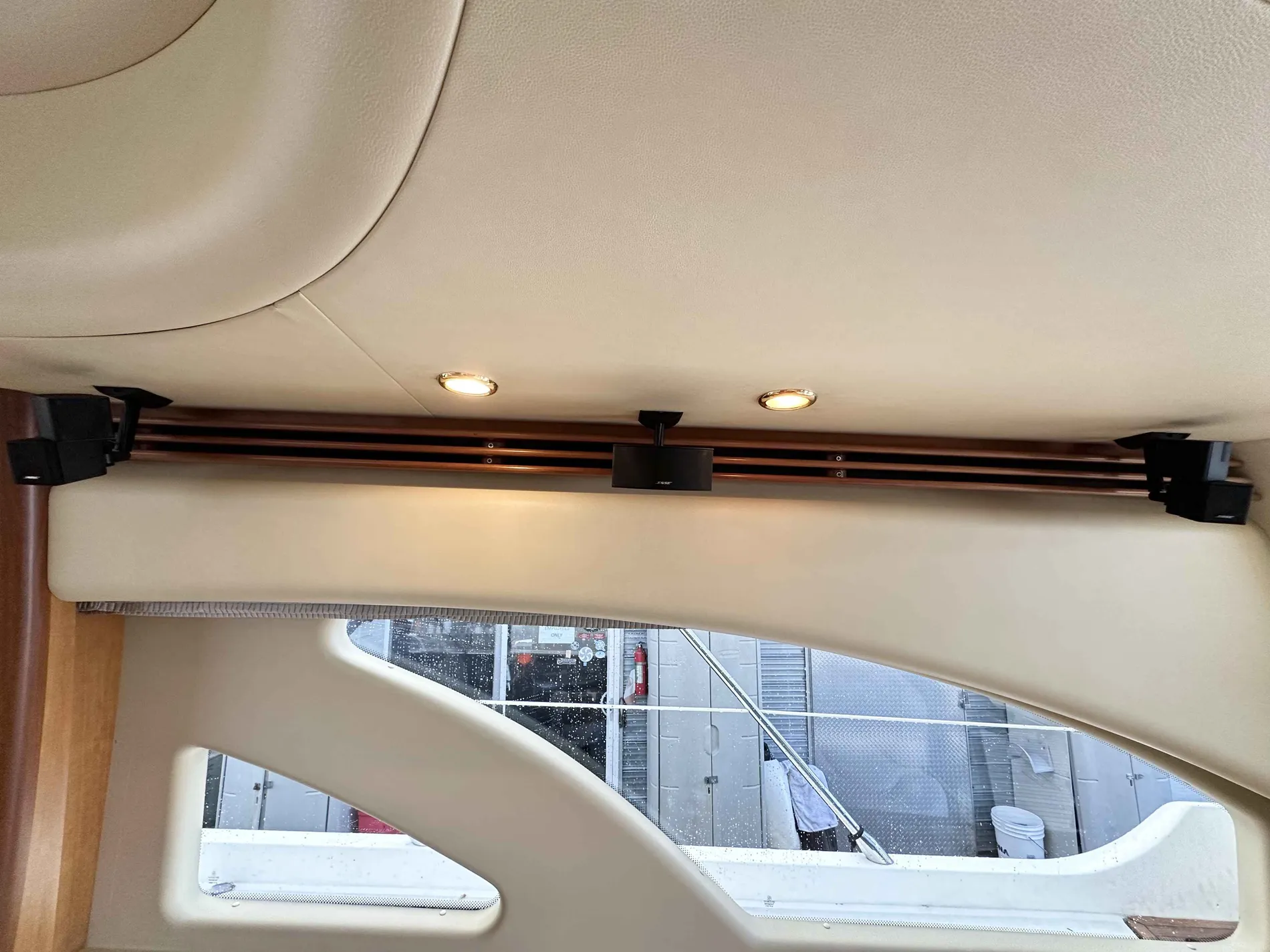 Pre-Owned 2011 Azimut 55E for Sale | Vancouver, BC | M&P Yacht Centre | 67568c362d1d176a550650bf