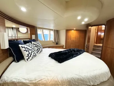 Pre-Owned 2011 Azimut 55E for Sale | Vancouver, BC | M&P Yacht Centre | 67568c362d1d176a550650bf