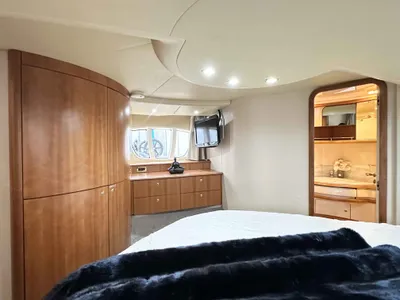 Pre-Owned 2011 Azimut 55E for Sale | Vancouver, BC | M&P Yacht Centre | 67568c362d1d176a550650bf