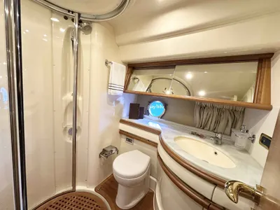 Pre-Owned 2011 Azimut 55E for Sale | Vancouver, BC | M&P Yacht Centre | 67568c362d1d176a550650bf