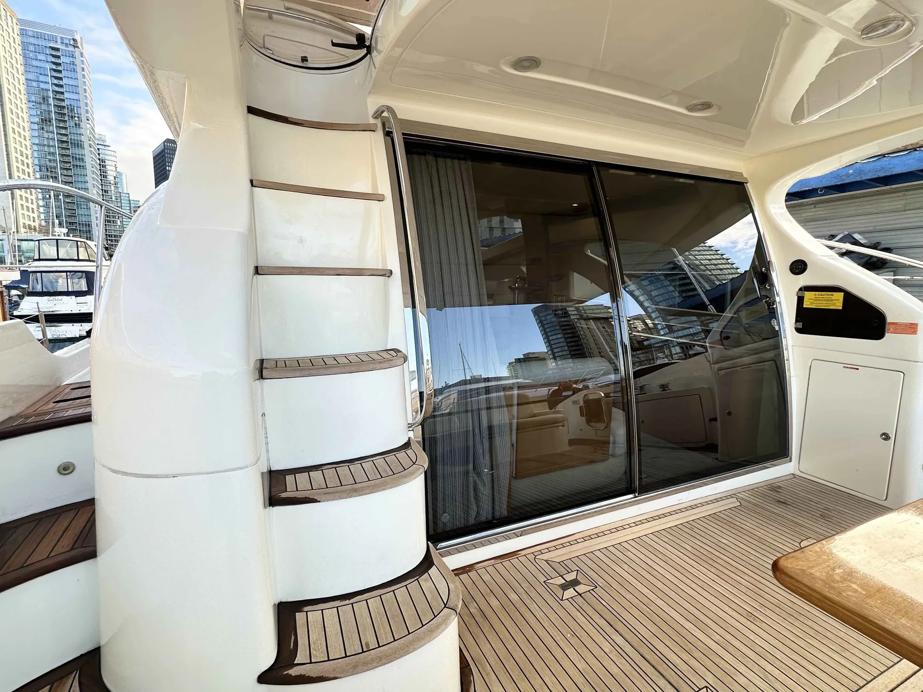 Pre-Owned 2011 Azimut 55E for Sale | Vancouver, BC | M&P Yacht Centre | 67568c362d1d176a550650bf