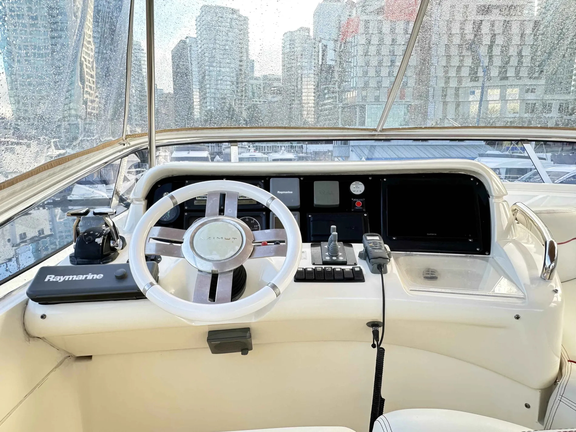 Pre-Owned 2011 Azimut 55E for Sale | Vancouver, BC | M&P Yacht Centre | 67568c362d1d176a550650bf