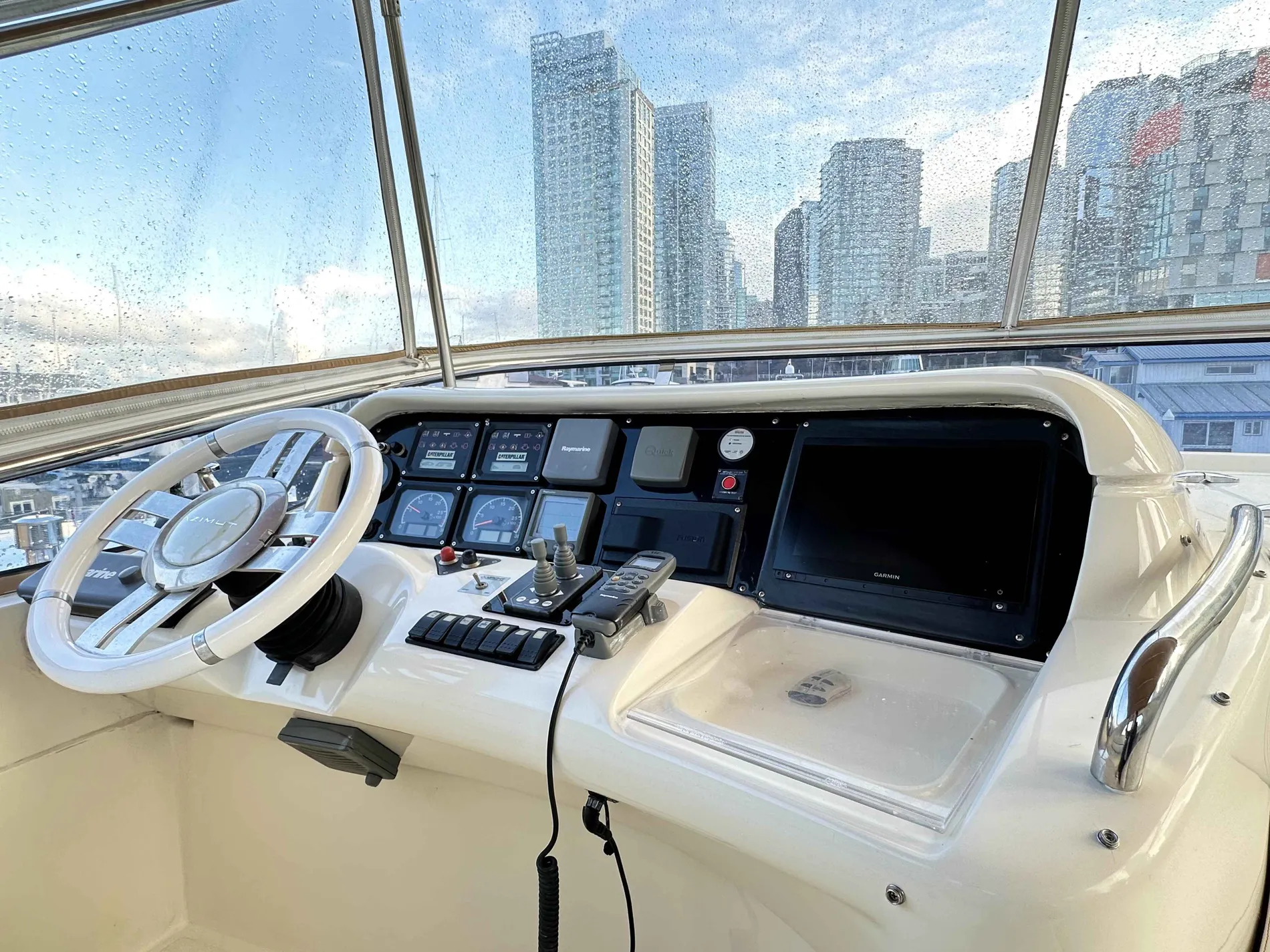Pre-Owned 2011 Azimut 55E for Sale | Vancouver, BC | M&P Yacht Centre | 67568c362d1d176a550650bf