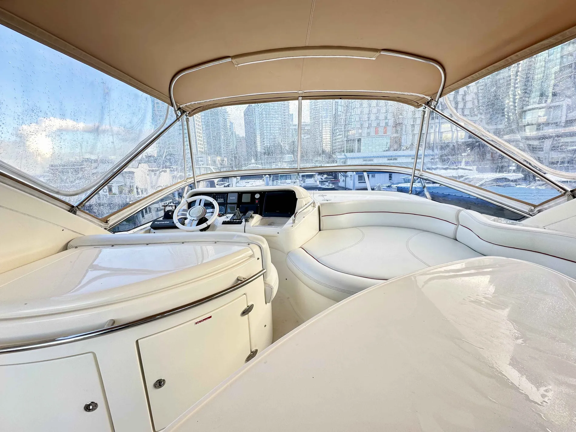 Pre-Owned 2011 Azimut 55E for Sale | Vancouver, BC | M&P Yacht Centre | 67568c362d1d176a550650bf