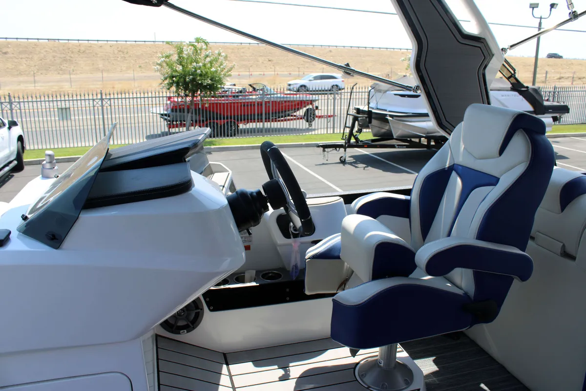 2024 Montara 25 Surf Boss CWDH-7