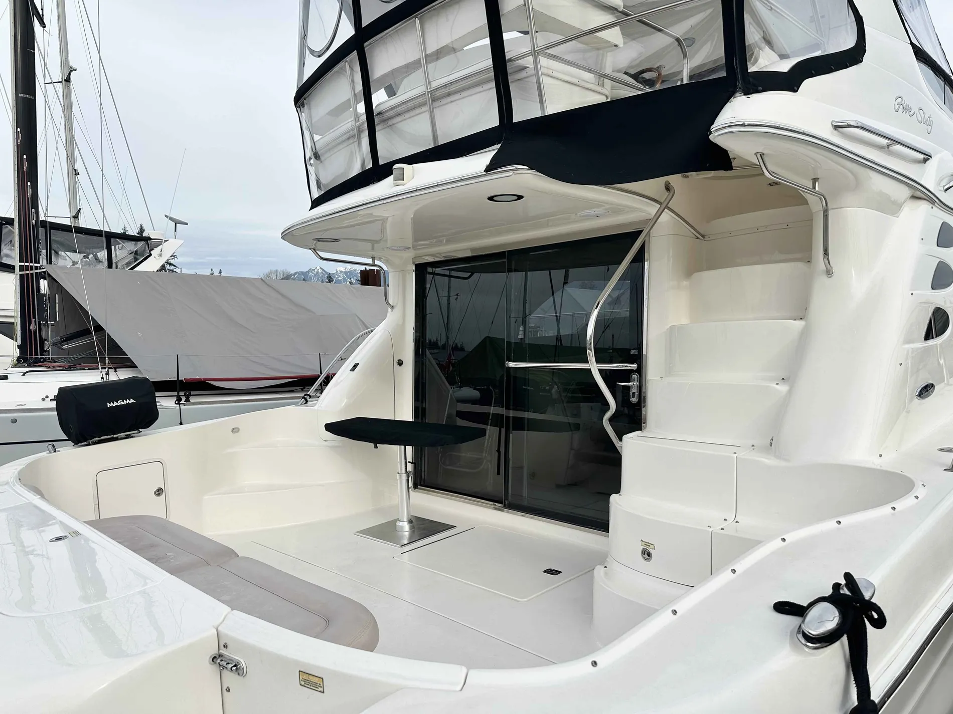 Pre-Owned 2002 Sea ray 560 Sedan Bridge for Sale | Vancouver, BC | M&P Yacht Centre | 678c2da7dd2070a5b007d17f