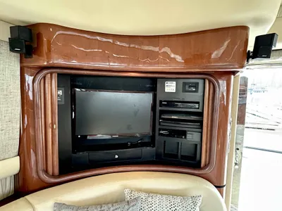 Pre-Owned 2002 Sea ray 560 Sedan Bridge for Sale | Vancouver, BC | M&P Yacht Centre | 678c2da7dd2070a5b007d17f
