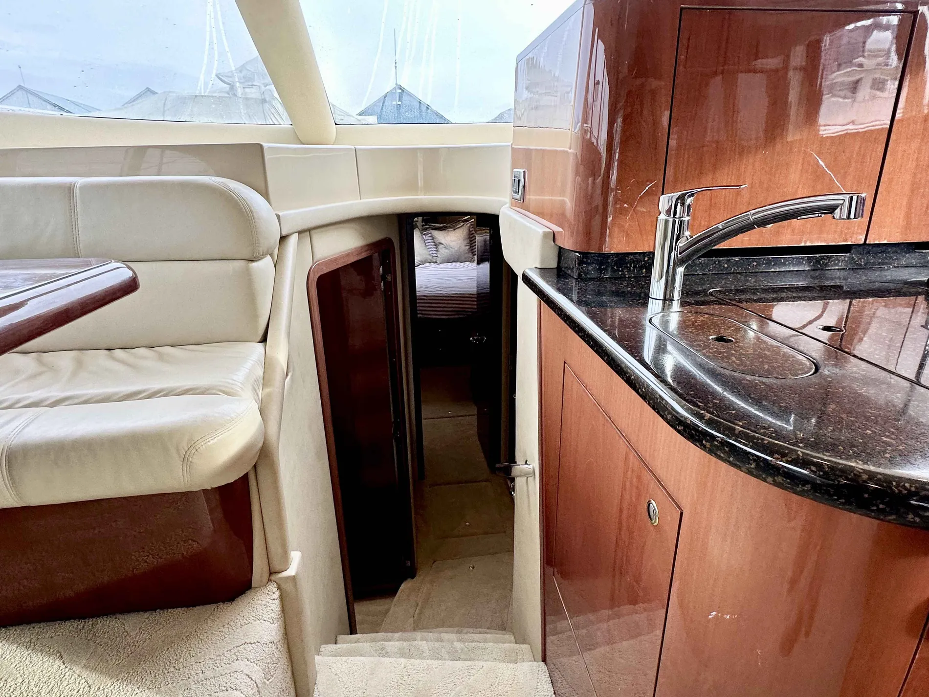 Pre-Owned 2002 Sea ray 560 Sedan Bridge for Sale | Vancouver, BC | M&P Yacht Centre | 678c2da7dd2070a5b007d17f