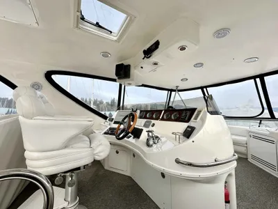 Pre-Owned 2002 Sea ray 560 Sedan Bridge for Sale | Vancouver, BC | M&P Yacht Centre | 678c2da7dd2070a5b007d17f