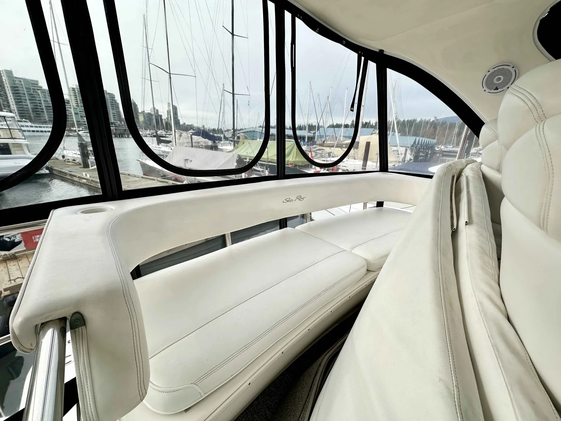 Pre-Owned 2002 Sea ray 560 Sedan Bridge for Sale | Vancouver, BC | M&P Yacht Centre | 678c2da7dd2070a5b007d17f