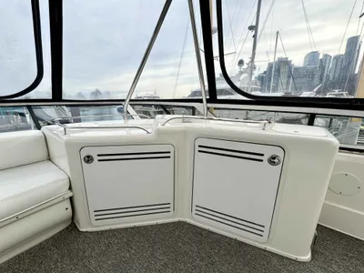 Pre-Owned 2002 Sea ray 560 Sedan Bridge for Sale | Vancouver, BC | M&P Yacht Centre | 678c2da7dd2070a5b007d17f