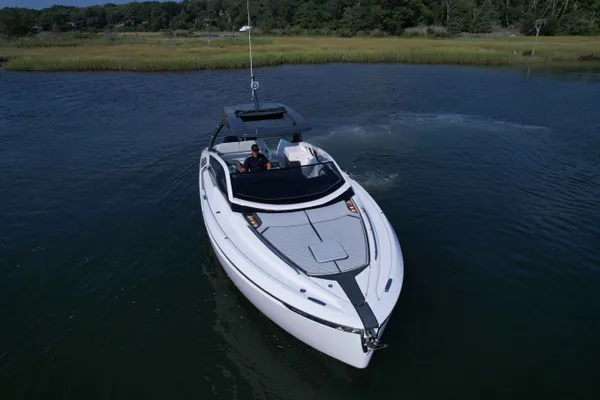 2023 Fairline F-LINE 33 OB detail image 6