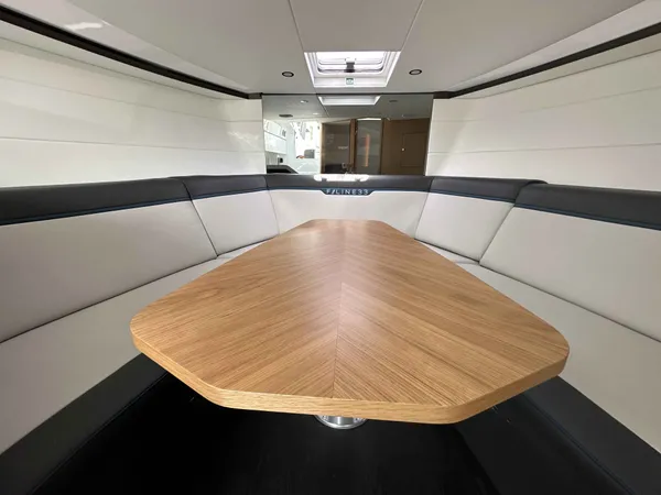 2023 Fairline F-LINE 33 OB detail image 24