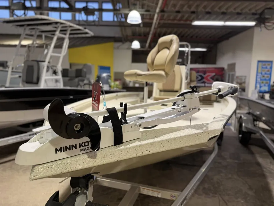 2025 Xpress Boats Hyper-Lift Bay-4
