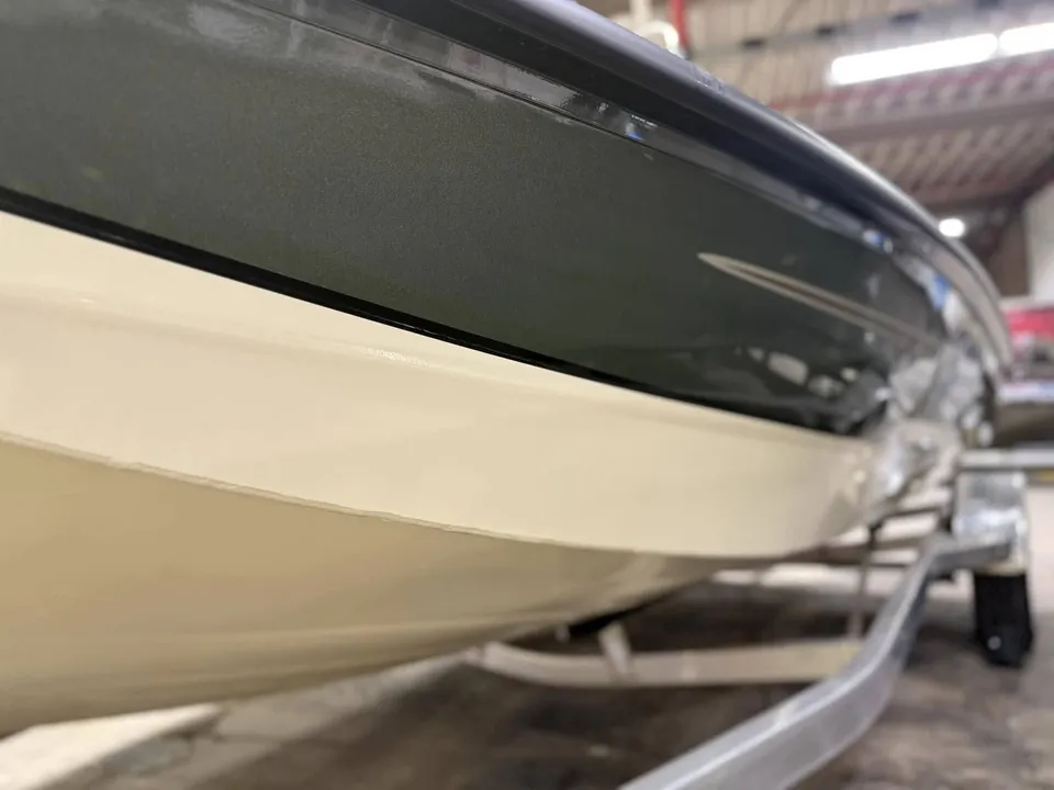 2025 Xpress Boats Hyper-Lift Bay-8