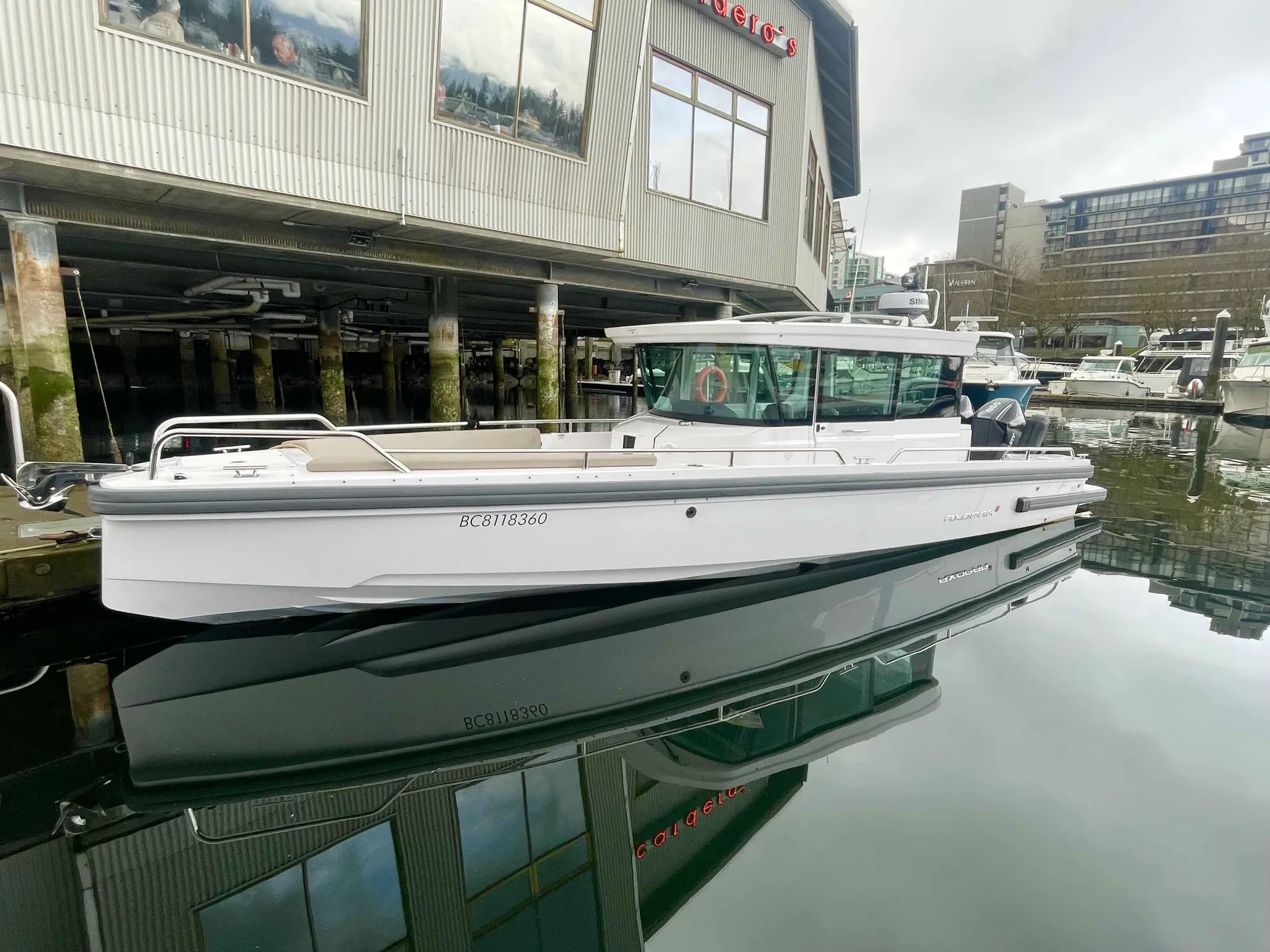 Pre-Owned 2022 Axopar 28 Wet Bar for Sale | Vancouver, BC | M&P Yacht Centre | 678c0a38d8eeb25972096759