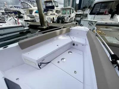 Pre-Owned 2022 Axopar 28 Wet Bar for Sale | Vancouver, BC | M&P Yacht Centre | 678c0a38d8eeb25972096759