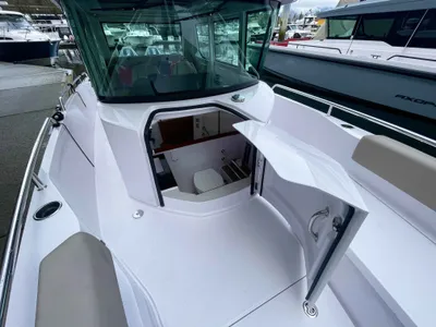 Pre-Owned 2022 Axopar 28 Wet Bar for Sale | Vancouver, BC | M&P Yacht Centre | 678c0a38d8eeb25972096759
