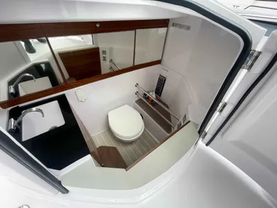 Pre-Owned 2022 Axopar 28 Wet Bar for Sale | Vancouver, BC | M&P Yacht Centre | 678c0a38d8eeb25972096759