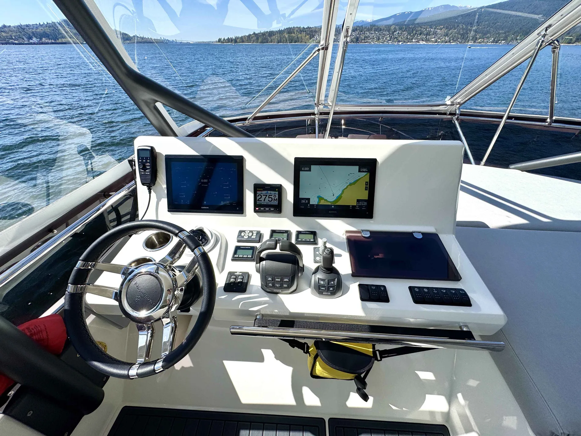 Pre-Owned 2023 Prestige F-Line:520 Fly for Sale | Vancouver, BC | M&P Yacht Centre | 680c1a1f2946740a8d020b33