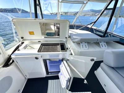 Pre-Owned 2023 Prestige F-Line:520 Fly for Sale | Vancouver, BC | M&P Yacht Centre | 680c1a1f2946740a8d020b33