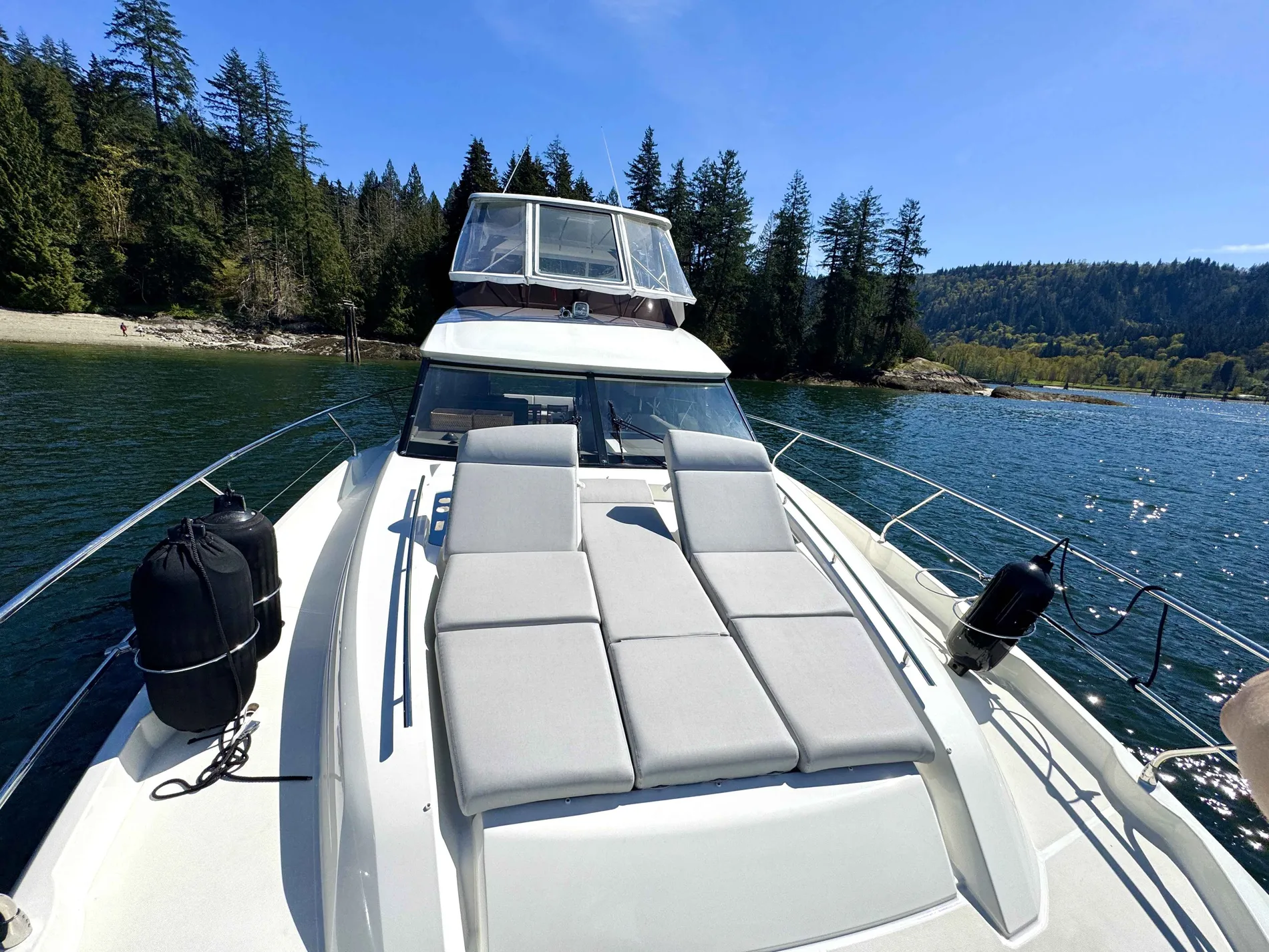 Pre-Owned 2023 Prestige F-Line:520 Fly for Sale | Vancouver, BC | M&P Yacht Centre | 680c1a1f2946740a8d020b33