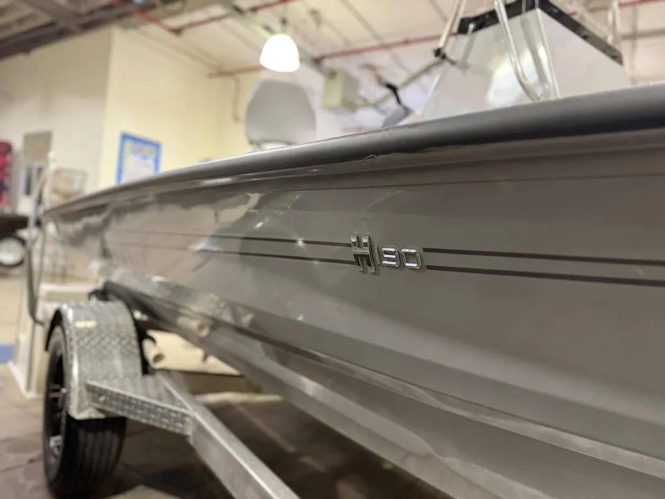 2025 Xpress Boats Hyper-Lift Bay-3
