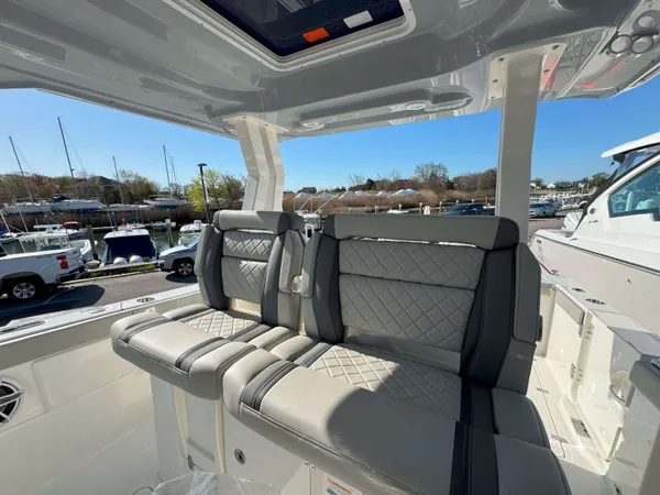 2025 Pursuit S 328 detail image 21
