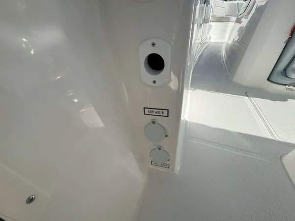 2025 Pursuit S 328 detail image 20