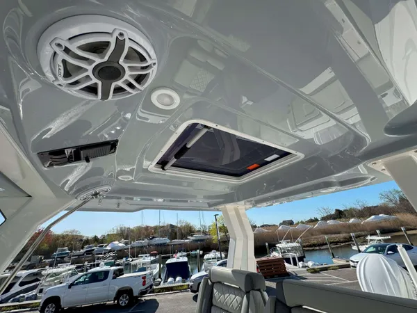 2025 Pursuit S 328 detail image 25