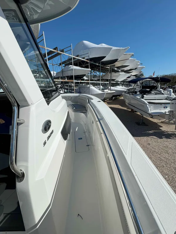 2025 Pursuit S 328 detail image 32