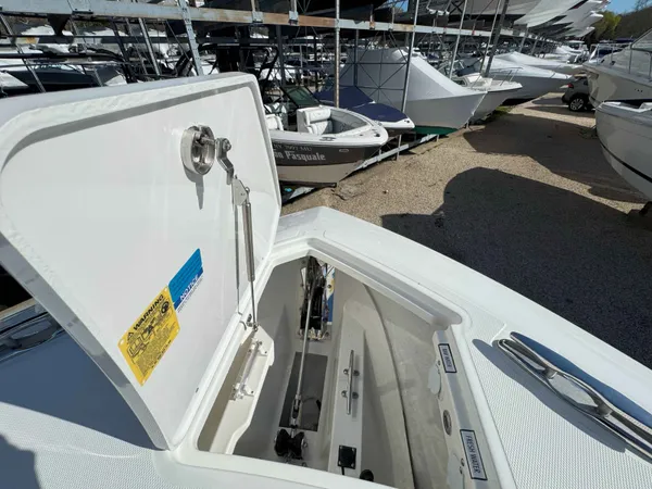 2025 Pursuit S 328 detail image 36