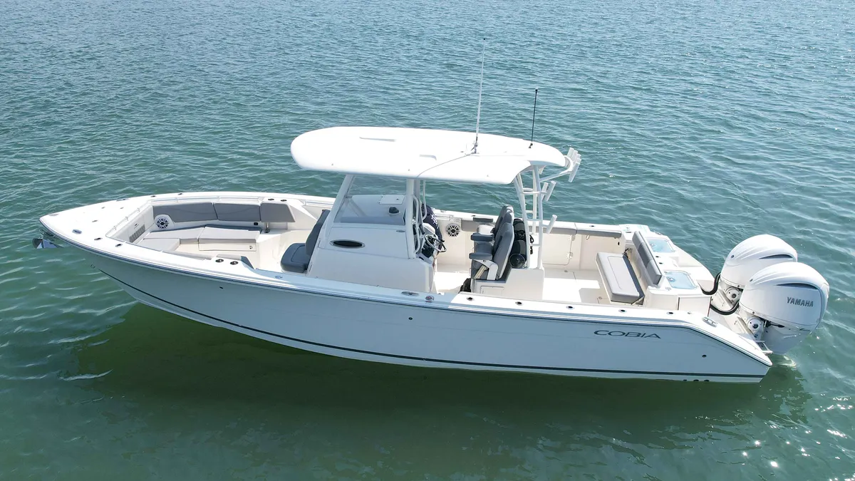 2024 Cobia 320 CC