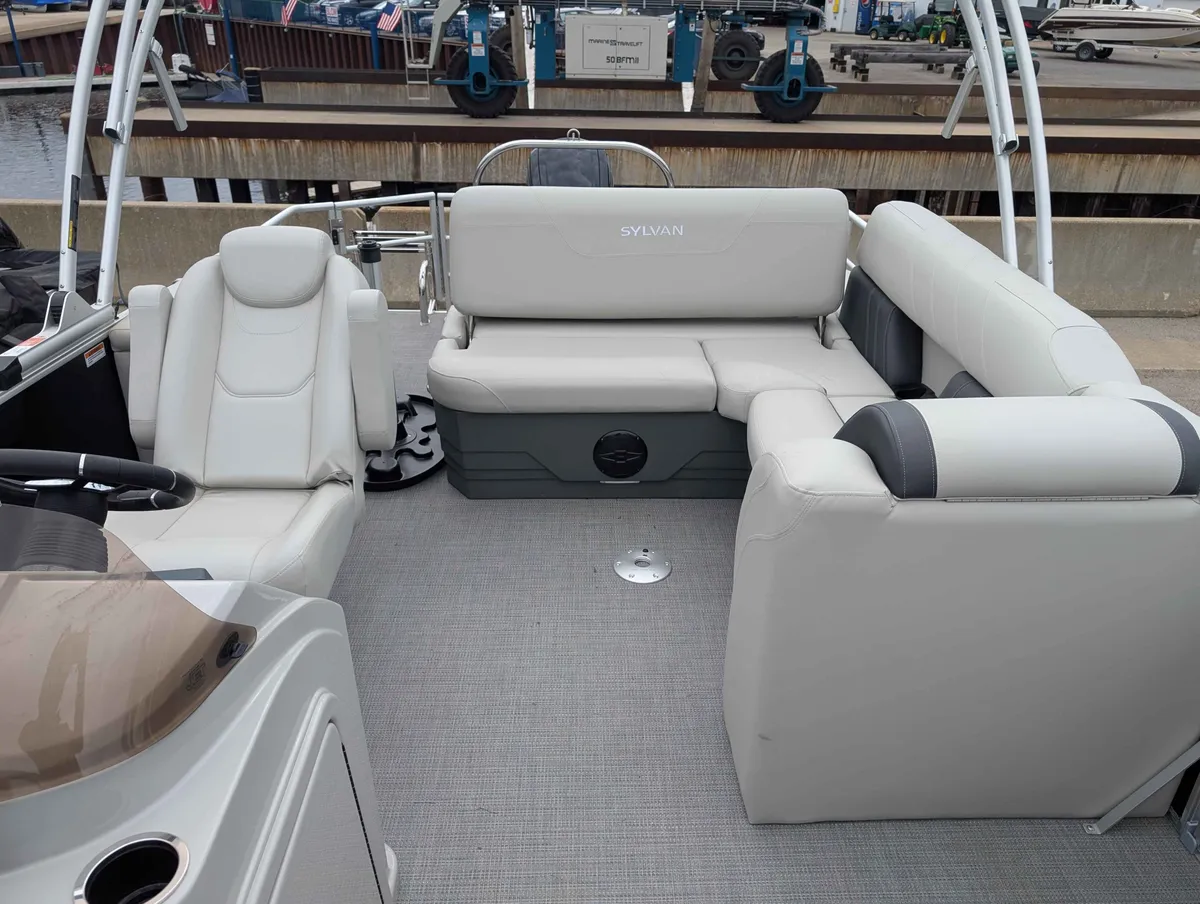 boat-carouselImage-image