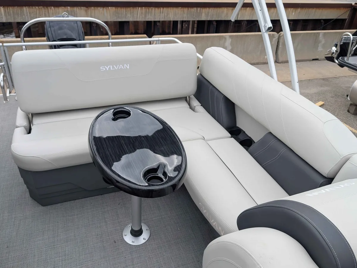 boat-carouselImage-image