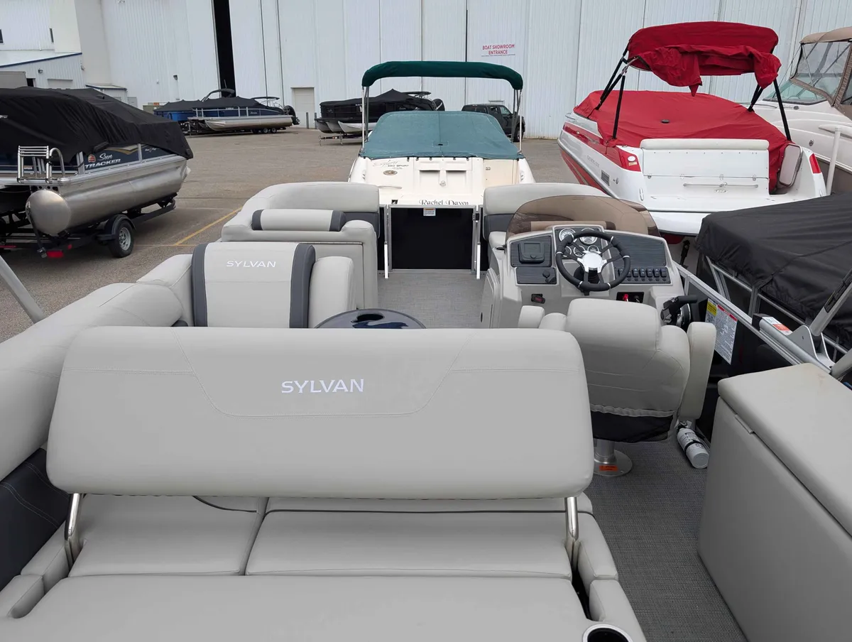 boat-carouselImage-image