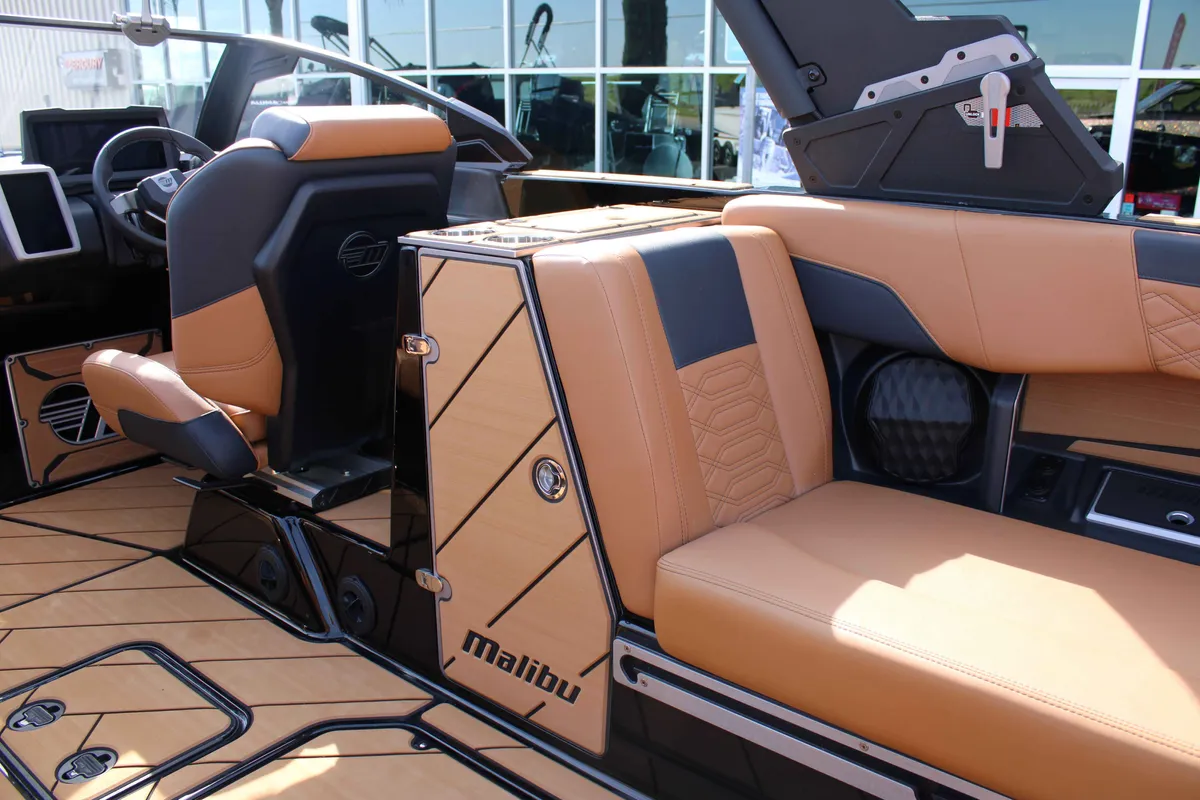 2024 Malibu Wakesetter 25 LSV-11