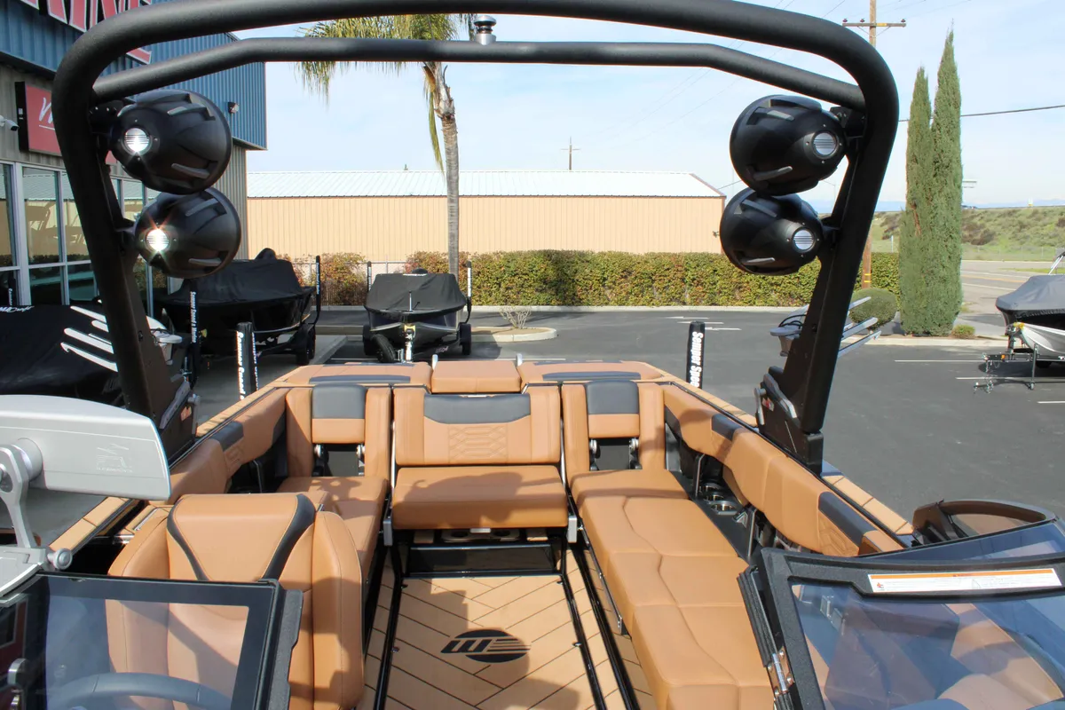 2024 Malibu Wakesetter 25 LSV-15