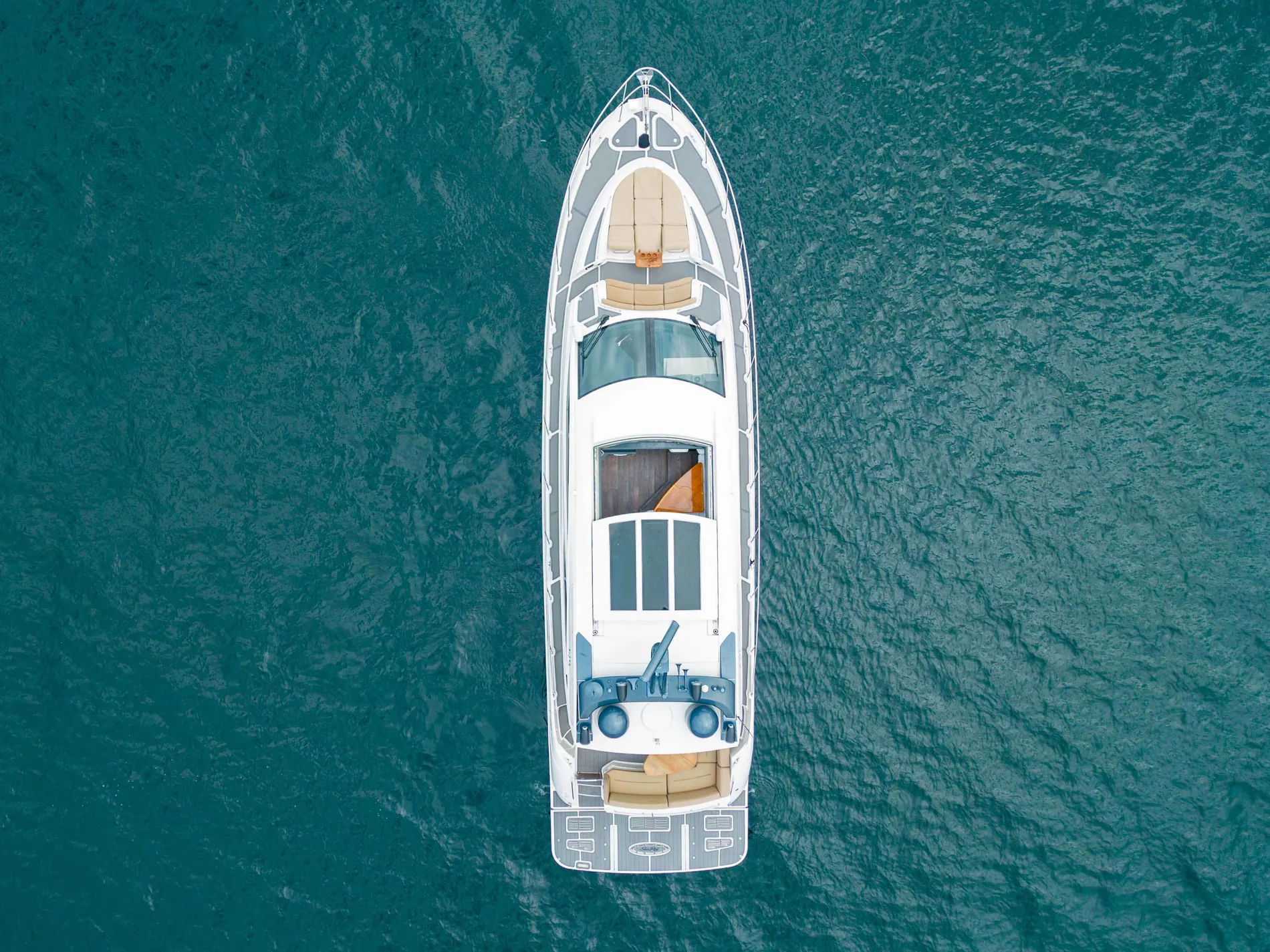 Pre-Owned 2016 Sea ray L 590 for Sale | Vancouver, BC | M&P Yacht Centre | 6825a54236433266770c96ff